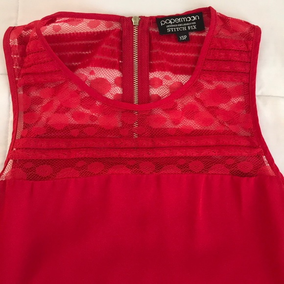 Red sleeveless top - Picture 2 of 2